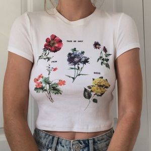 cute white floral tee✨